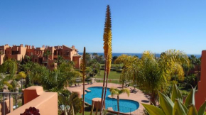 Seaview Luxury Penthouse Apartment 24 hour security and Underground Parking Estepona
